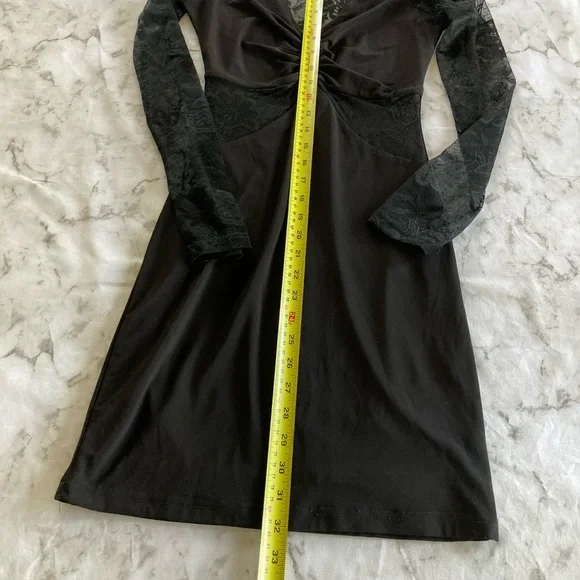 Black lace detail dress - Picture 6 of 9